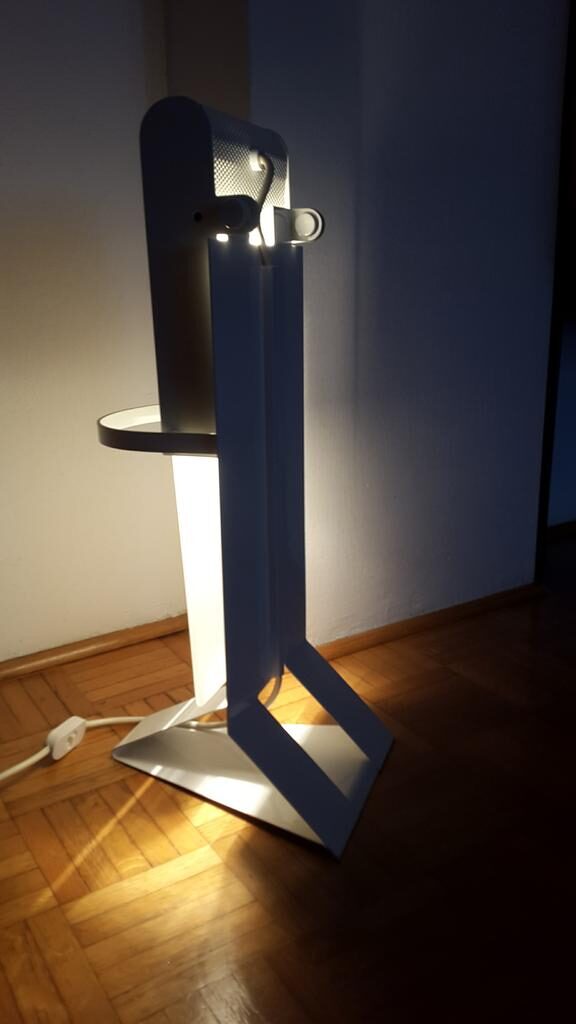 Lámpara de pie halógena blanca antigua moderna