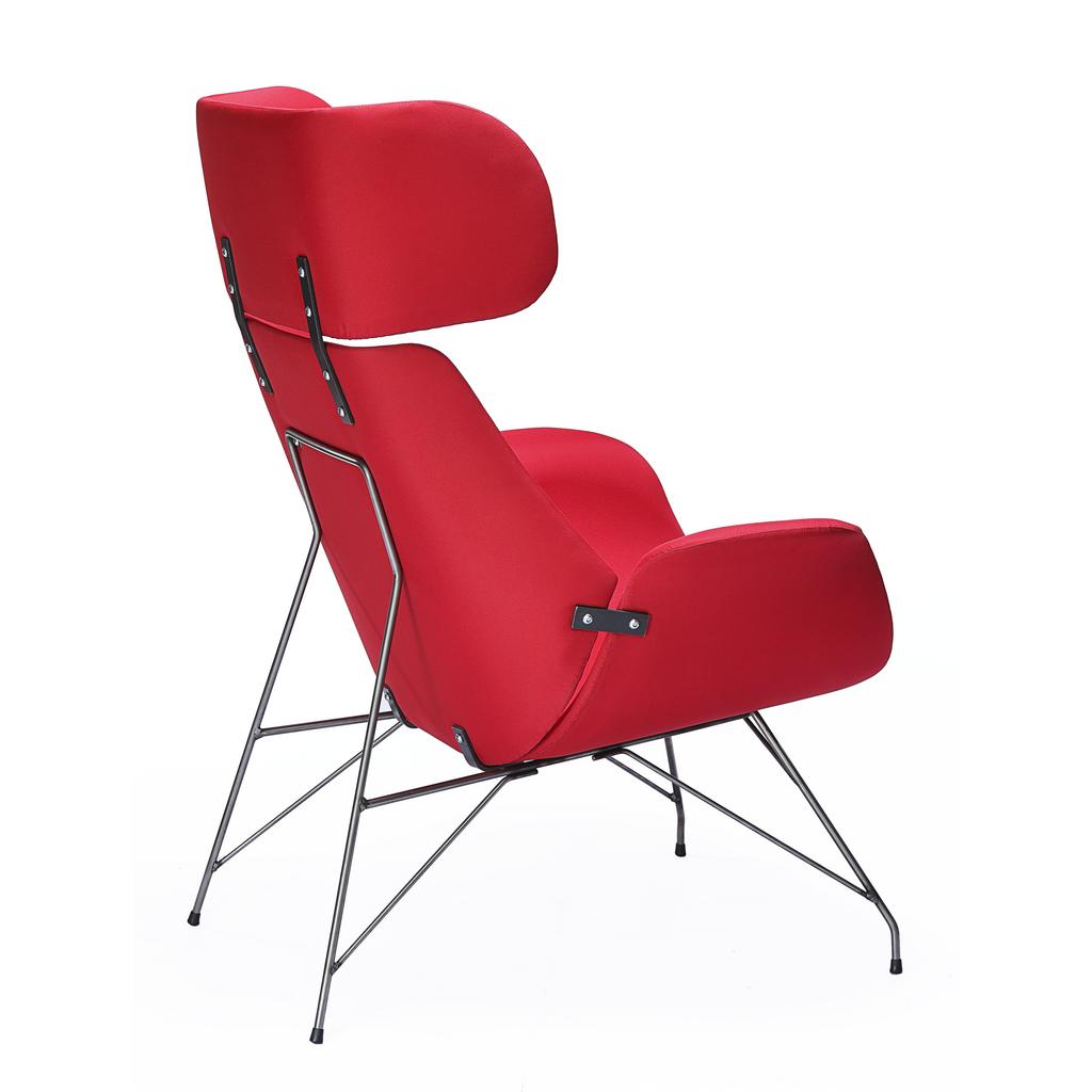 The seat is in abrasion resistant technical fabric
