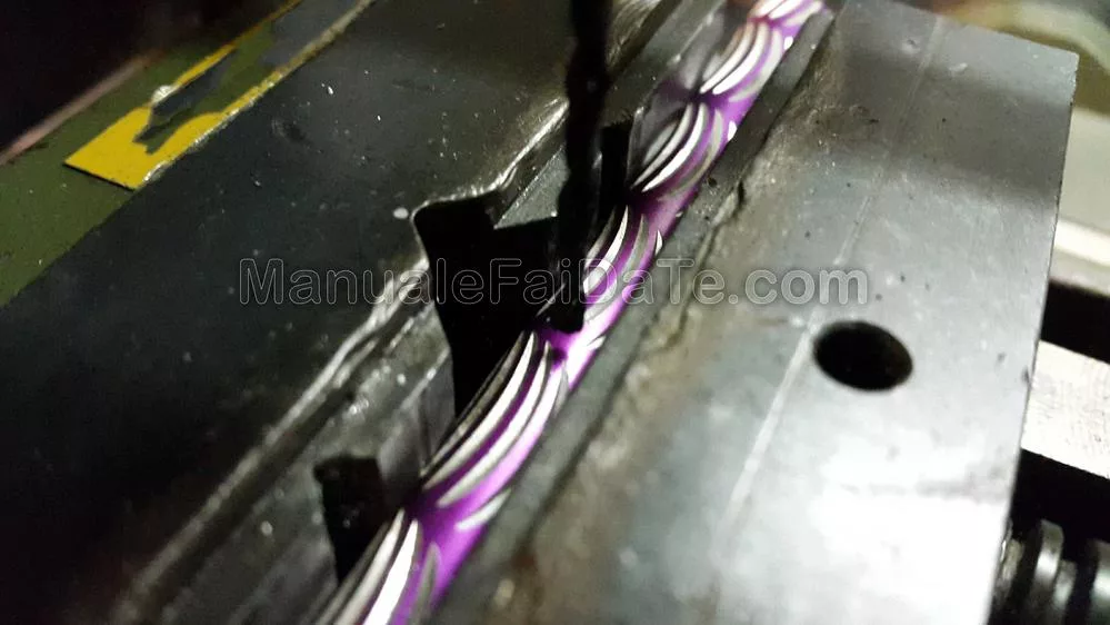 Centring the hole