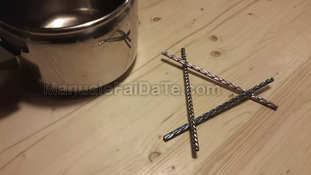 Aluminium Sticks trivet by Luca Perlini