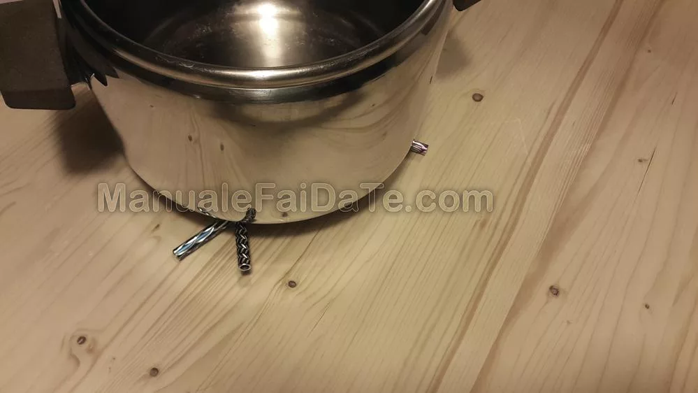 Aluminium Sticks trivet by Luca Perlini